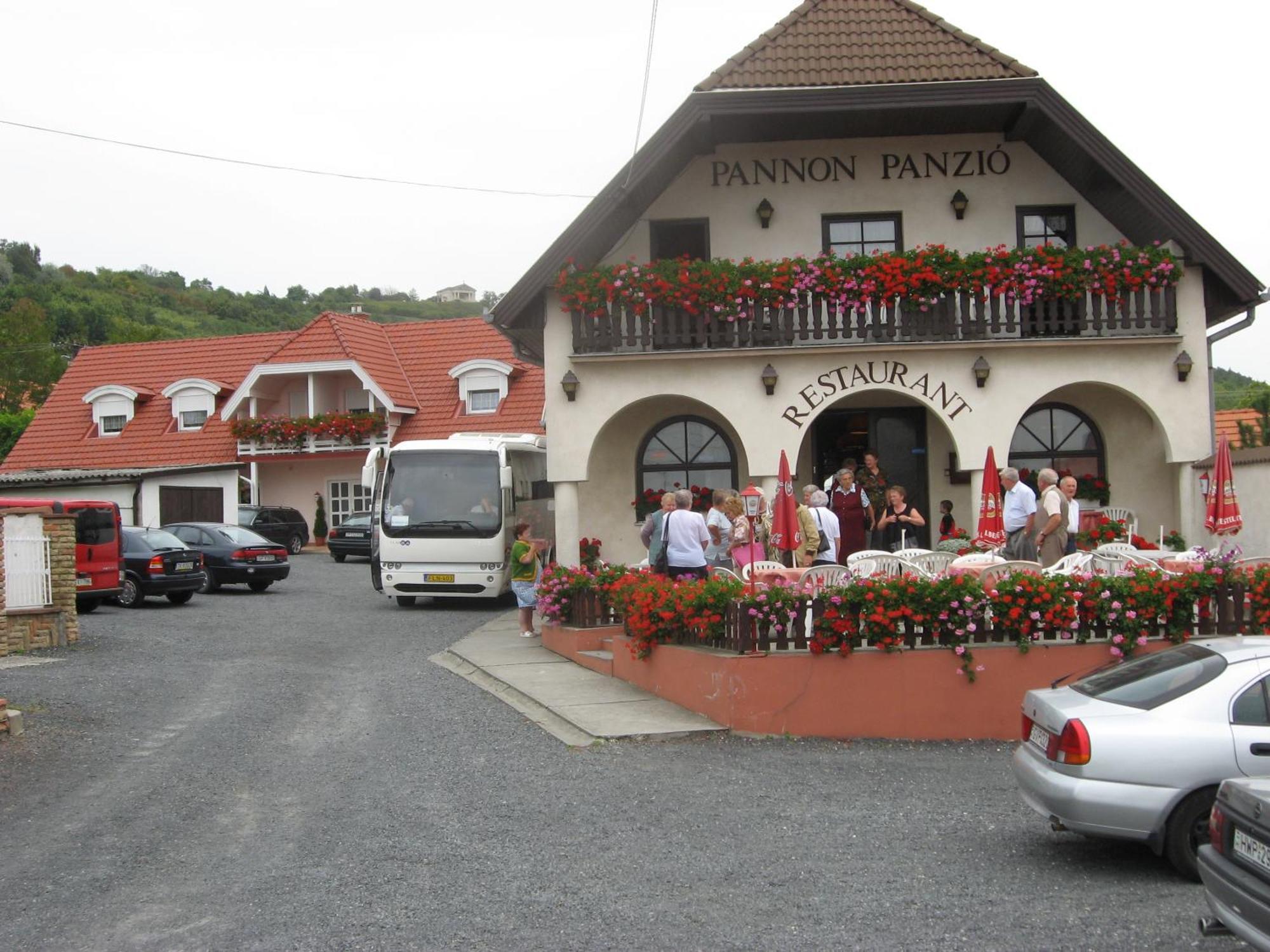 Hotel Pannon Panzio Restaurant Pannonhalma Exterior foto