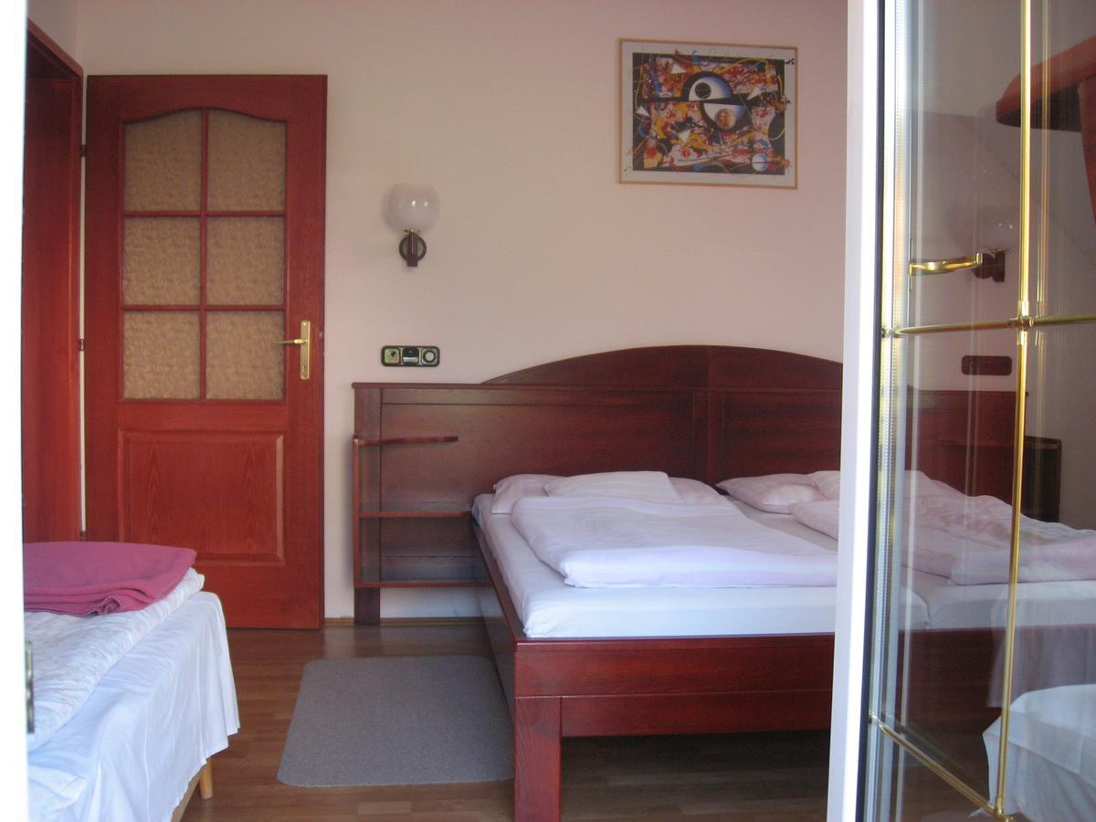 Hotel Pannon Panzio Restaurant Pannonhalma Zimmer foto